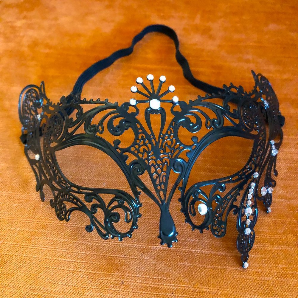 Black Metal & Crystals Masquerade Mask